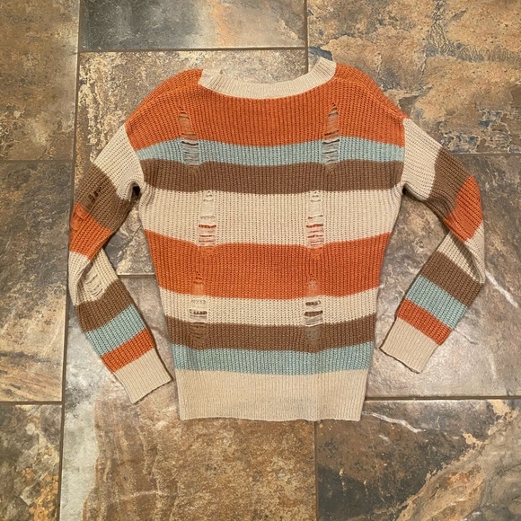 Distressed Sweater - Picture 2 of 5